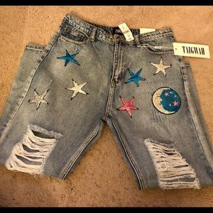 LF | Taigwah Boyfriend Embroider Star Jeans.
